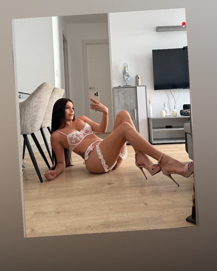Melissa Garcia🦋 cover image