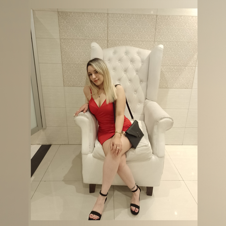 Mia Lisette banner image