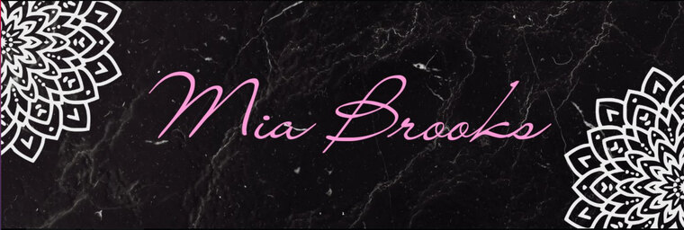 Mia 👸🏼💦 cover image