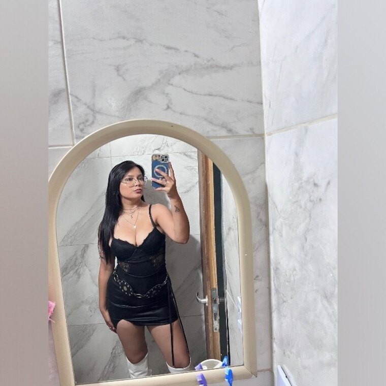Mia 💋 cover image