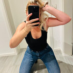 Mia 🏘️ avatar