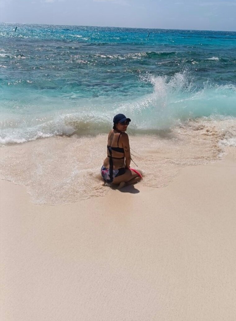 Mía perez 💜 cover image