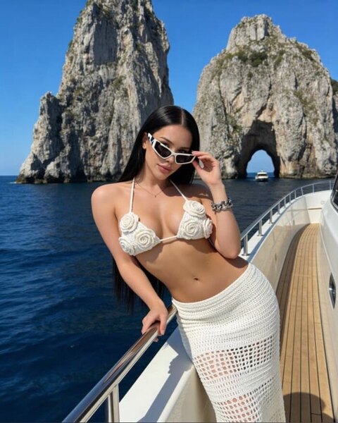 Camilla 😼 cover image