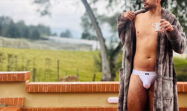 Charlie mini Nude cover image
