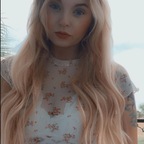 Molly Nicole avatar