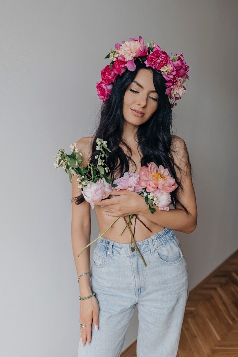 Mira Vines cover image