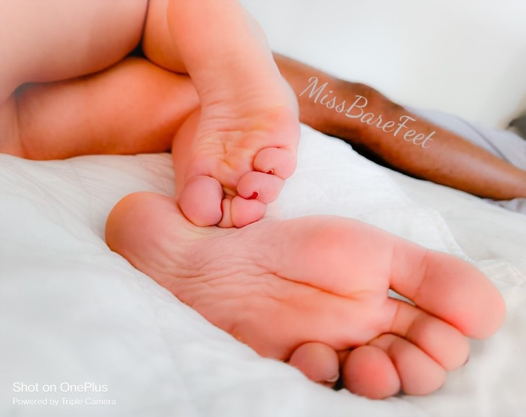 MissBareFeet cover image