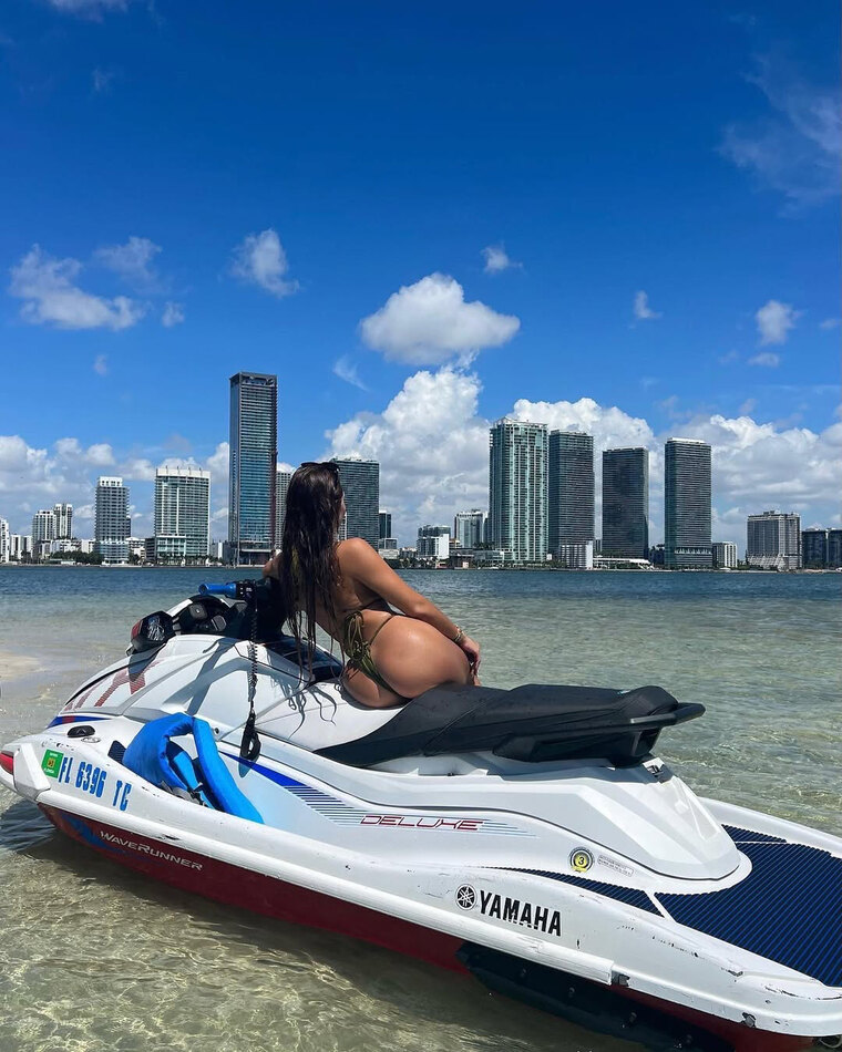 Selena πΆ RATED #1 PAGE ON ONLYFANS π banner image