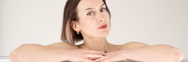 Miss Flora FREE ACCOUNT cover image