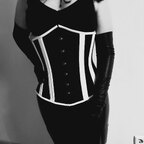 Miss Gloved Misfit avatar