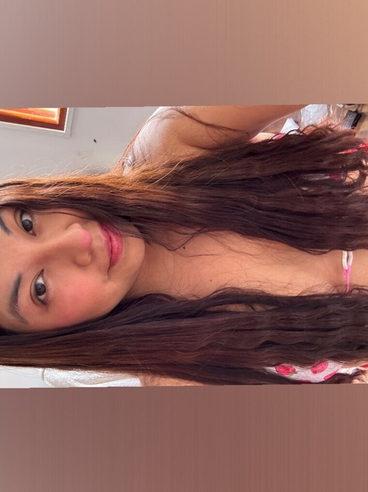 Hellen🌸Your girl next door 🥵 cover image