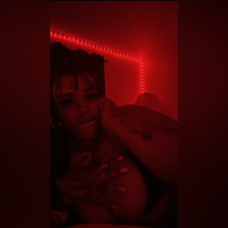 MissJuiicyBabyy😮💨🍑💦💋 cover image