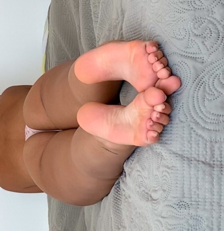 🦶🏼🍑 Miss MF cover image