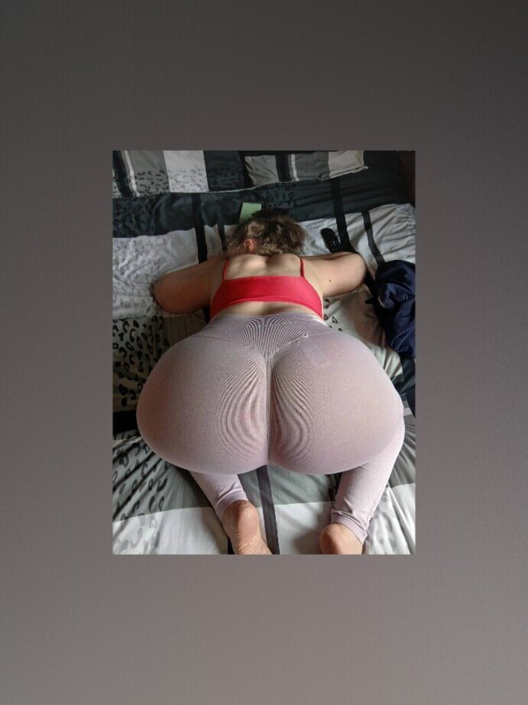 The Strapped Up Mom banner image