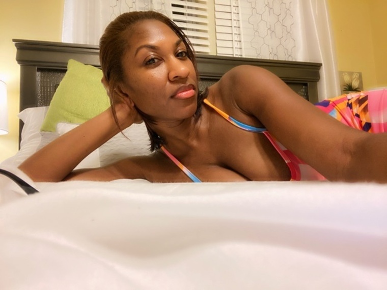 Missnatural_k Feet page cover image