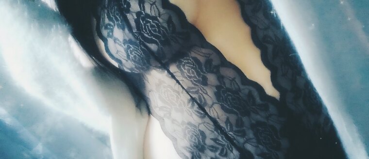MissRawrs.. 😇🤫 cover image