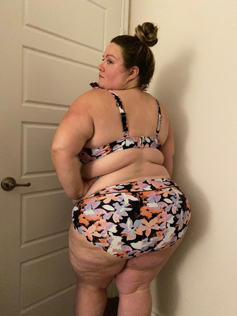 MissThickums banner image