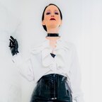 MISS V PUR avatar