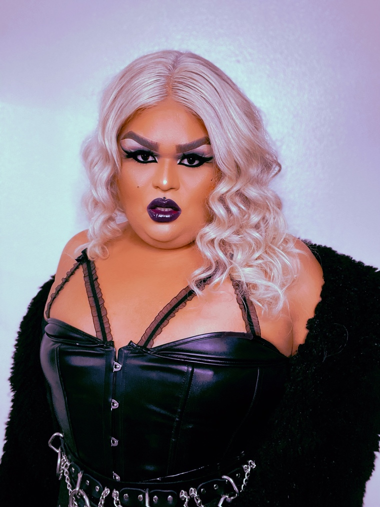 Divina V. cover image