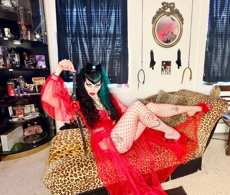 𝕸𝖎𝖘𝖙𝖗𝖊𝖘𝖘 𝕰𝖑𝖚𝖗𝖆 cover image