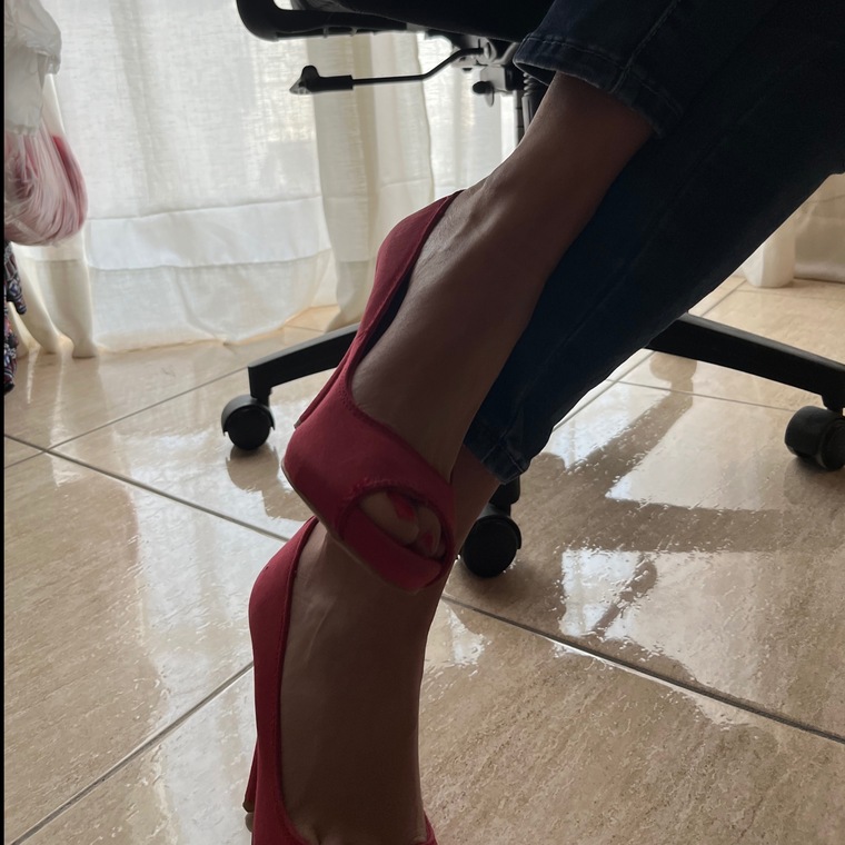 MistressLouboutin cover image
