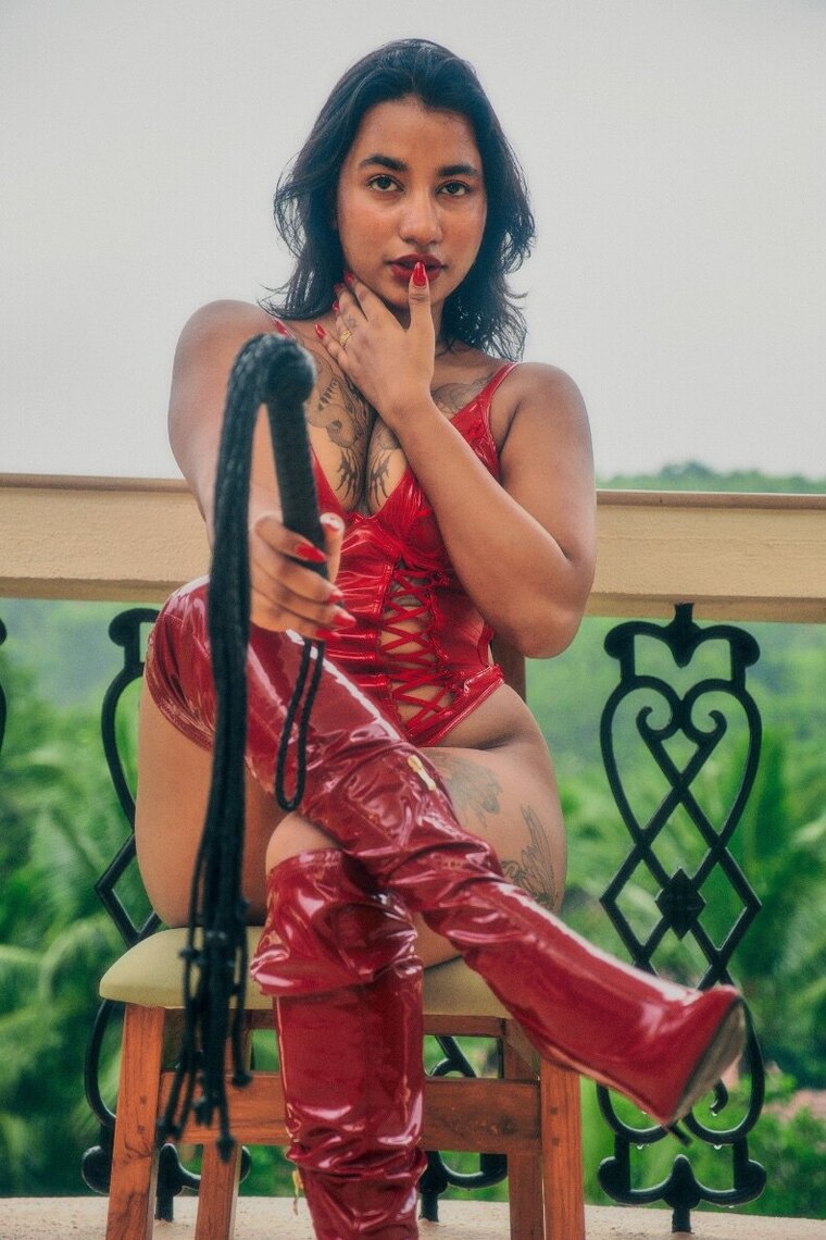 Mistress Yuki - Indian Domina Mommy  <3 cover image