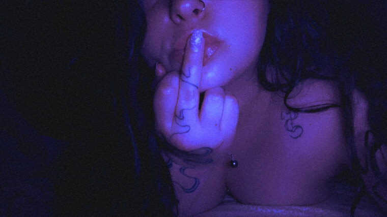 ☾ 𝕞ι𝓼ⓣ𝐘 爪ⓘ𝐒𝕥𝓇έѕร ♙♣ cover image