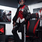 Gaming with MOB avatar
