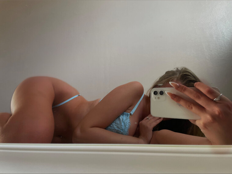 MollyBabes banner image