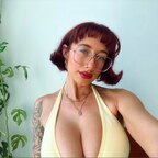 Molly Dixx 🌹 portrait