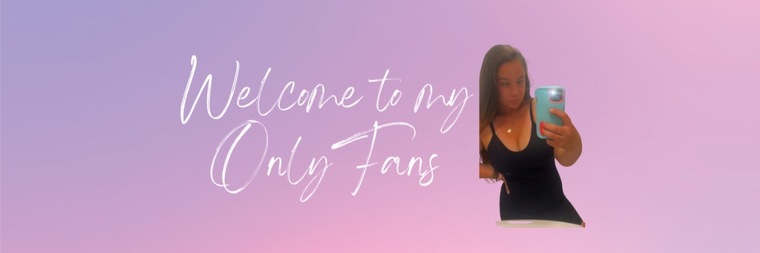 Molly🤩 banner image