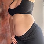 pregnant queen 🤰 avatar