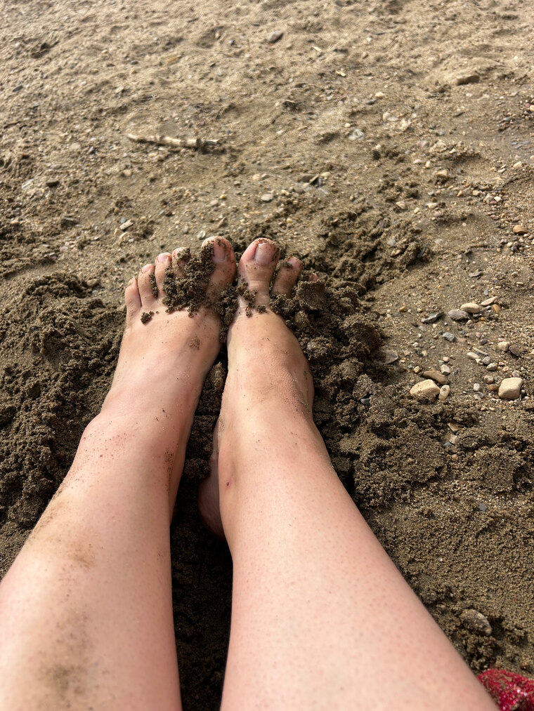 MomNextDoorToes-Free cover image