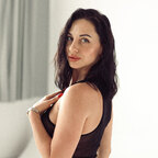 Monica 🍓 avatar