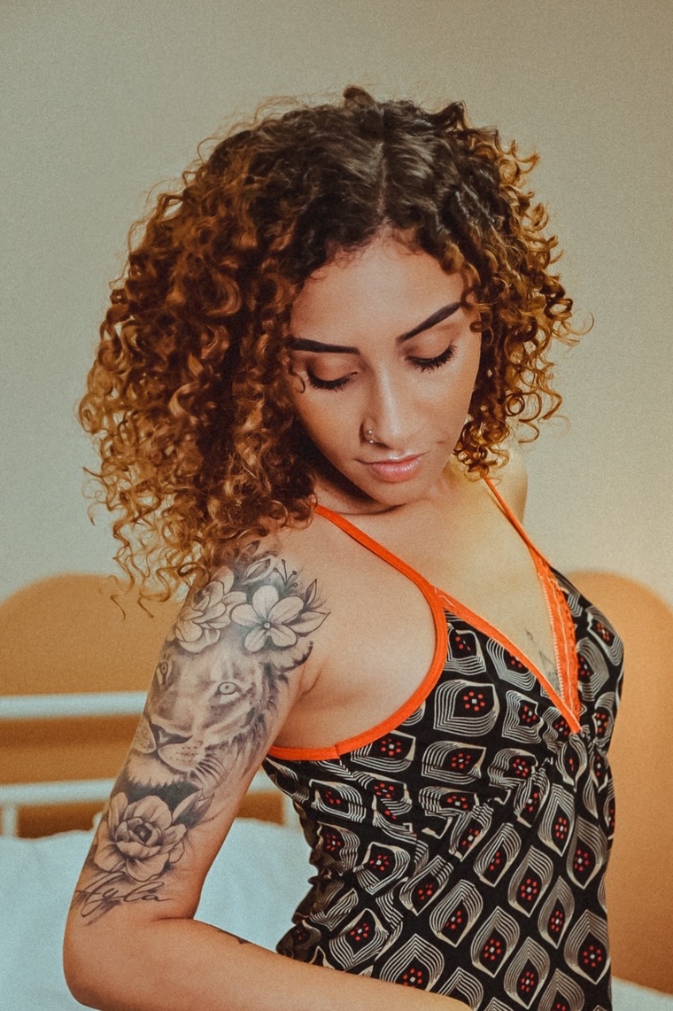 Monique soares banner image