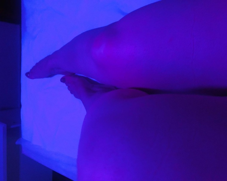 Moon Girl Feet banner image
