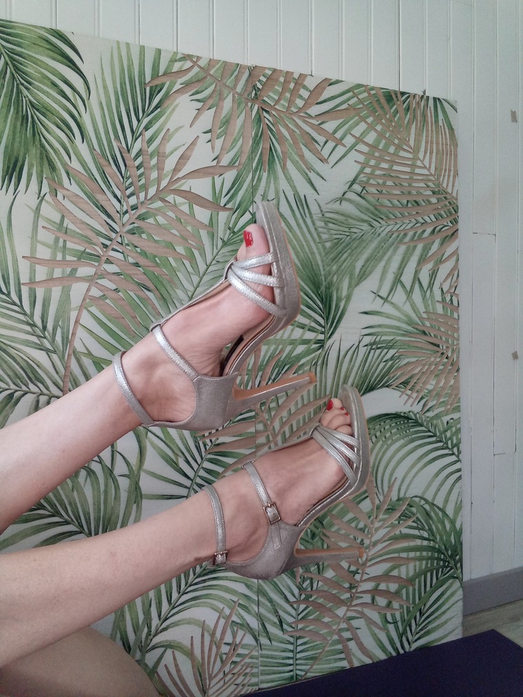 Deliciousfeet_fetishist cover image