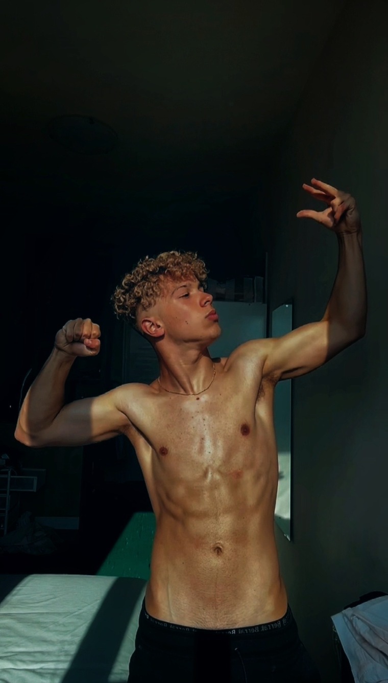 Hofi🧸 banner image