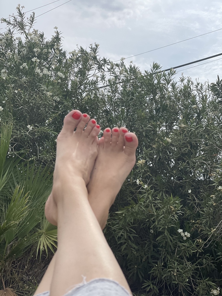 Best_feet_on_OnlyFans cover image