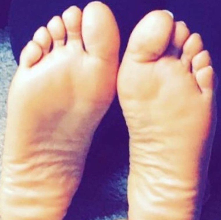 MrzPrettyYoungFeet cover image