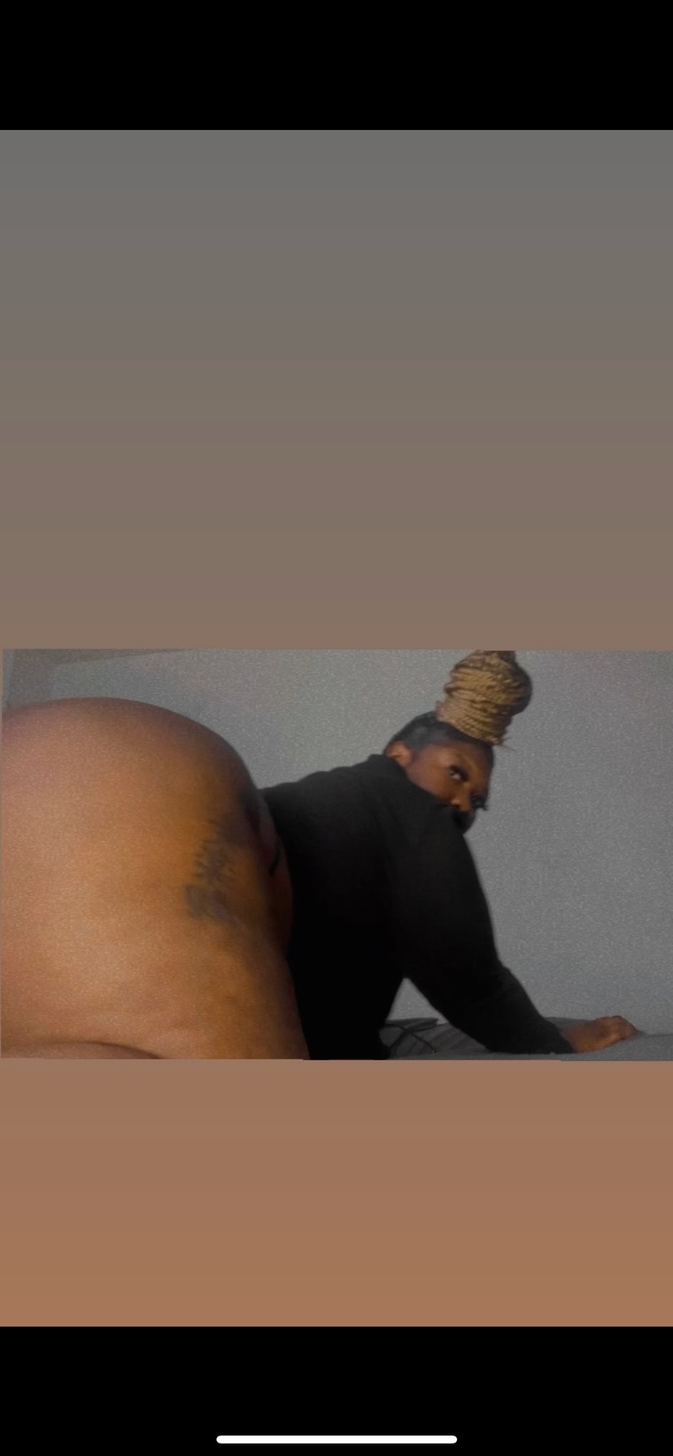 Gag Queen 👸🏾 🍆 cover image