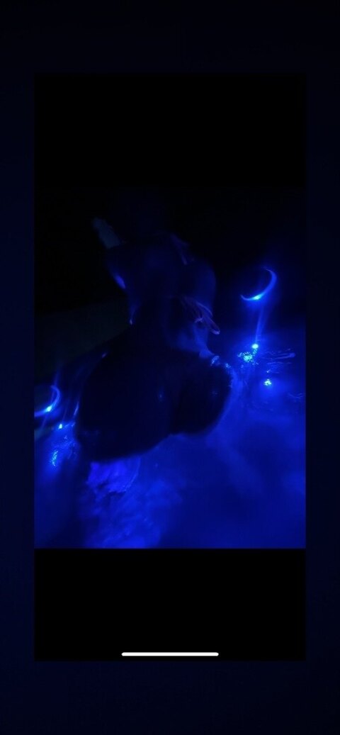 glowXo cover image