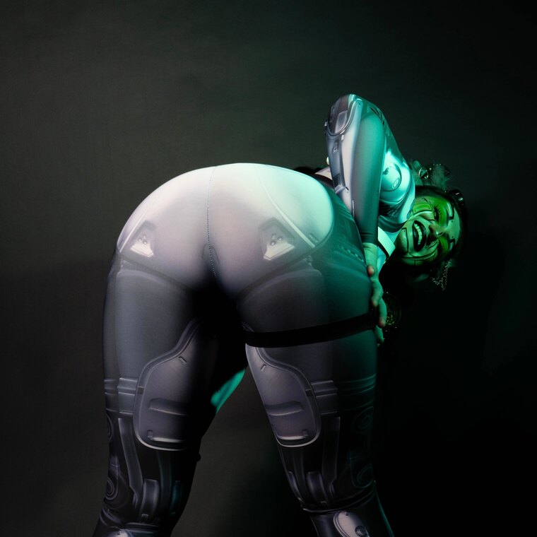 𝚙𝚞𝚍𝚍𝚕𝚎𝚜 cover image