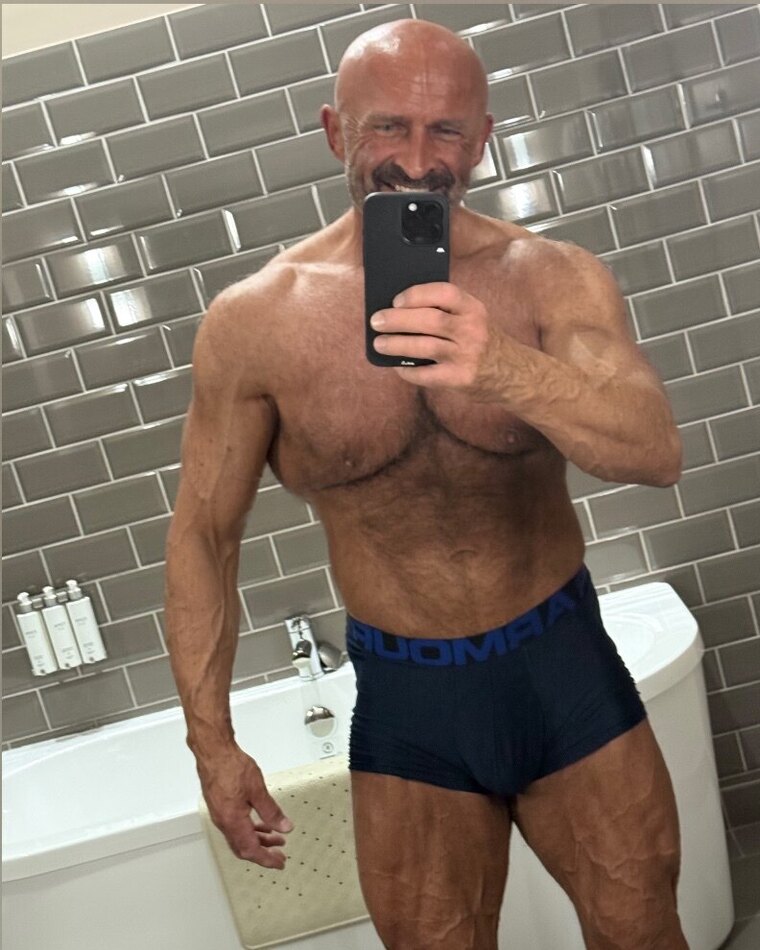 Muscle Daddy Diaries cover image