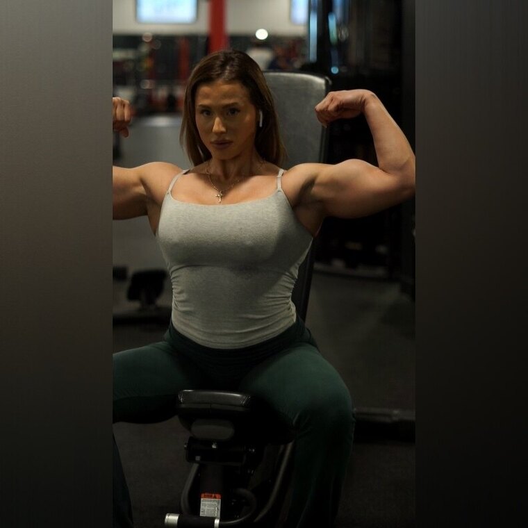 MUSCLE HUSTLER cover image