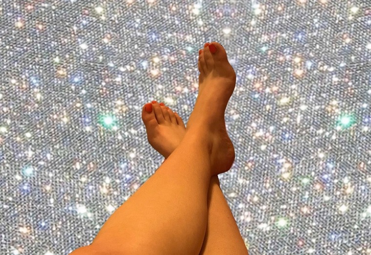Everyone loves a girl with pretty feet😋 cover image