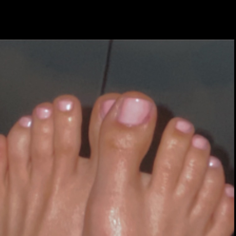 pretty toes cover image