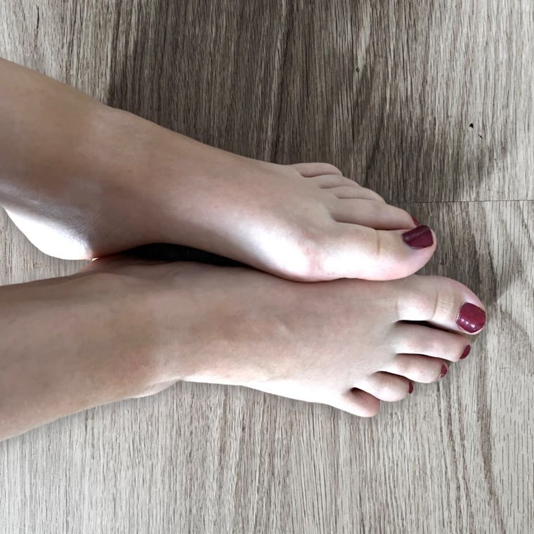 Mysterious girl feet π banner image