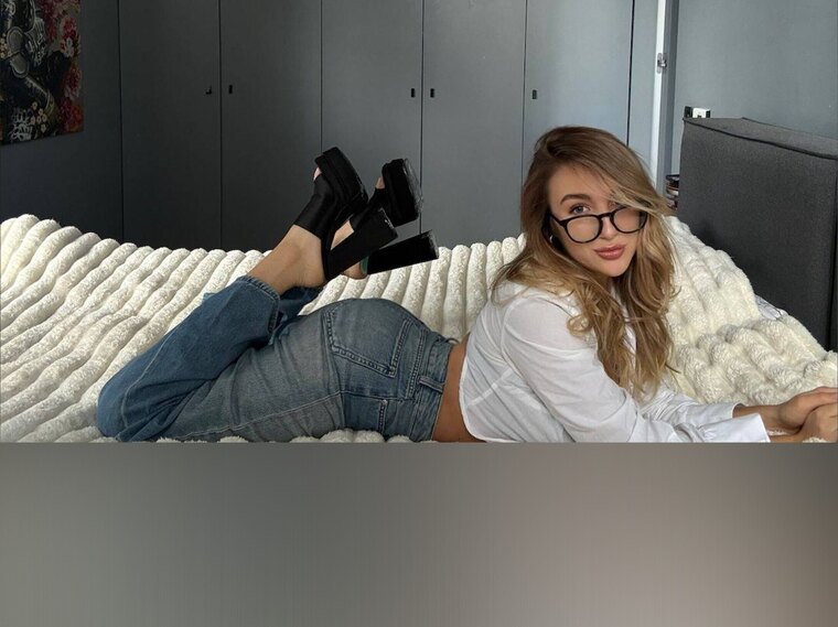Nadin🌹 cover image