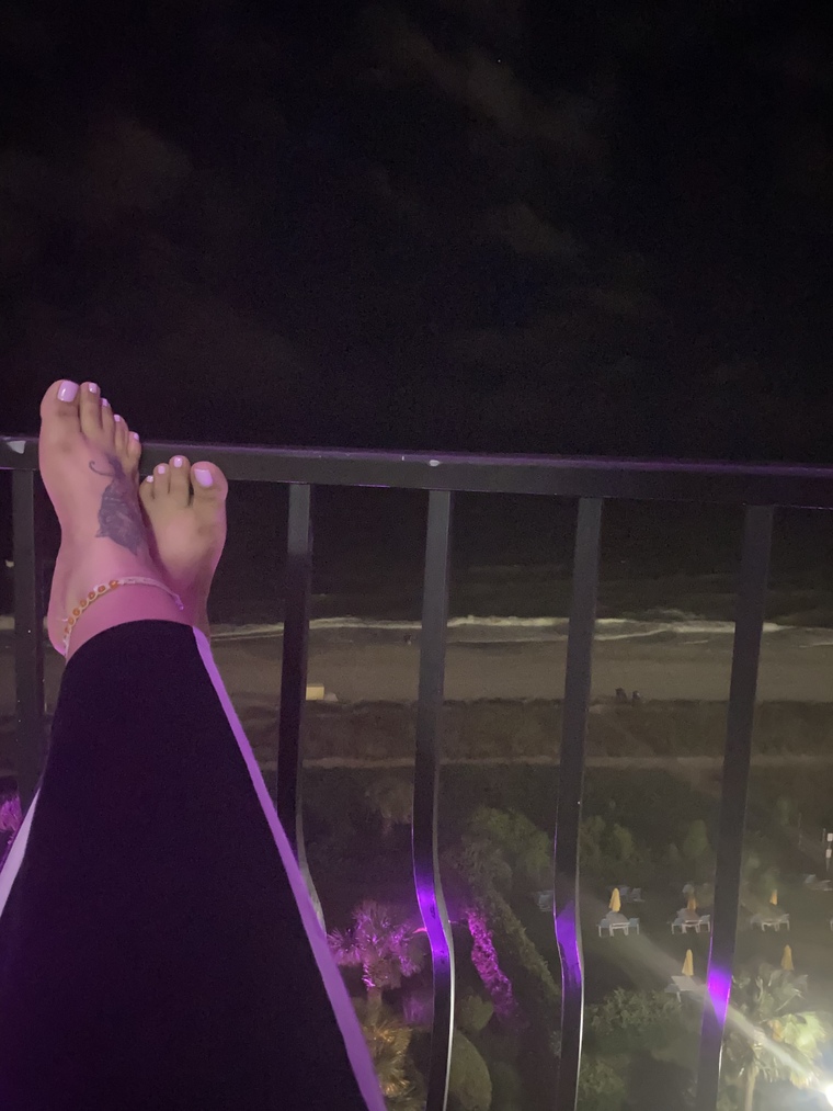 nadifeets cover image